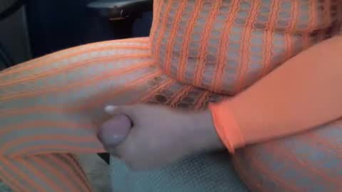 cuddlebeardeluxe online show from 10/29/25, 03:03