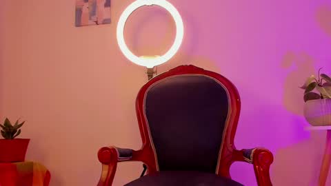 Leonela online show from 12/01/24, 10:43