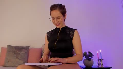 Leonela online show from 01/06/25, 04:55