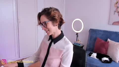 Leonela online show from 11/04/25, 04:39