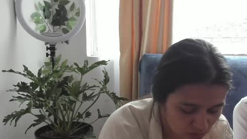 Leonela online show from 04/06/26, 06:53