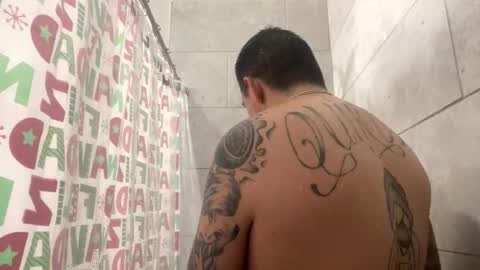 Snapshot of cuete2100 chatting on 11/26/25, 10:22 cuete2100 online show from 11/26/25, 10:22