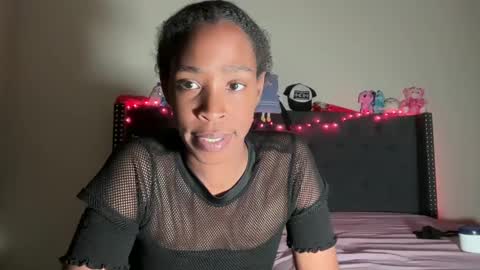 Snapshot of cum2charmxx chatting on 10/09/25, 01:47 cum2charmxx online show from 10/09/25, 01:47