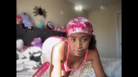 Snapshot of cum2charmxx chatting on 10/27/25, 04:22 cum2charmxx online show from 10/27/25, 04:22