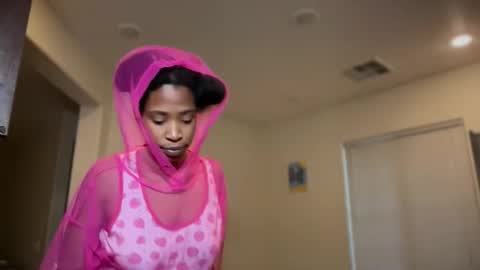 Snapshot of cum2charmxx chatting on 11/17/25, 02:34 cum2charmxx online show from 11/17/25, 02:34