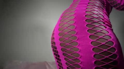 Snapshot of cum2charmxx chatting on 11/23/25, 03:34 cum2charmxx online show from 11/23/25, 03:34