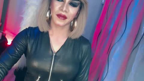 CUMMELA SLUTI online show from 04/25/26, 01:41