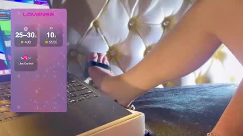 Snapshot of cum_all_over_mmee chatting on 09/09/25, 05:23 im KIM new girl to spoil online show from 09/09/25, 05:23