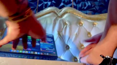 Snapshot of cum_all_over_mmee chatting on 09/19/25, 08:31 im KIM new girl to spoil online show from 09/19/25, 08:31