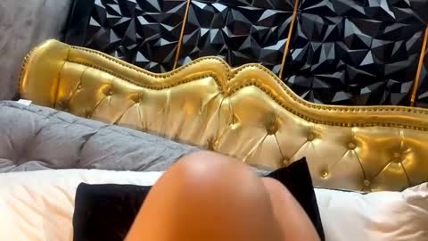 Snapshot of cum_all_over_mmee chatting on 11/02/25, 08:11 im KIM new girl to spoil online show from 11/02/25, 08:11