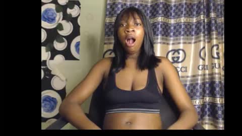 Snapshot of cumebony_petit chatting on 10/10/25, 09:47 cumebony_petit online show from 10/10/25, 09:47