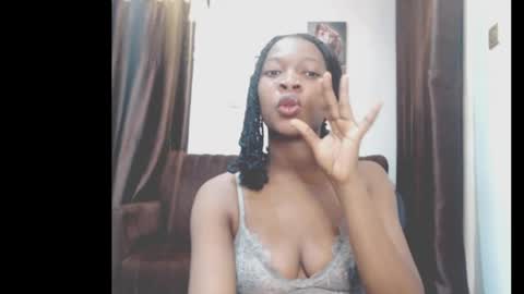 cumebony_petit online show from 05/19/26, 06:53