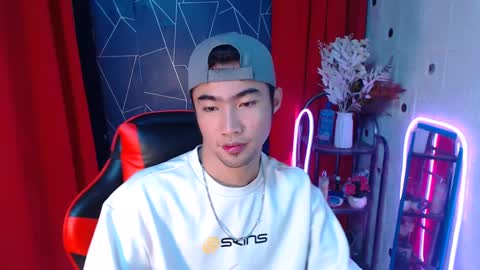 Snapshot of cumhavefun25 chatting on 12/09/24, 01:02 ask me online show from 12/09/24, 01:02