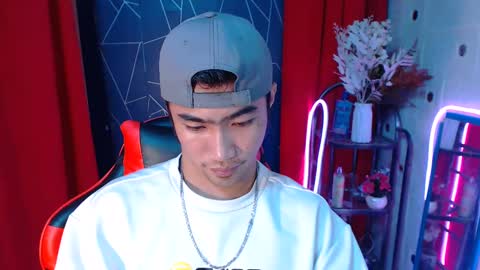 Snapshot of cumhavefun25 chatting on 12/12/24, 12:16 ask me online show from 12/12/24, 12:16