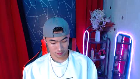 Snapshot of cumhavefun25 chatting on 12/15/24, 07:10 ask me online show from 12/15/24, 07:10