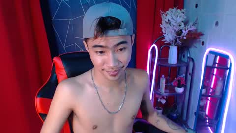 Snapshot of cumhavefun25 chatting on 12/15/24, 10:47 ask me online show from 12/15/24, 10:47