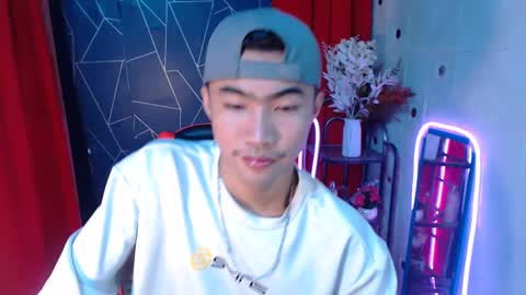 Snapshot of cumhavefun25 chatting on 12/17/24, 12:12 ask me online show from 12/17/24, 12:12