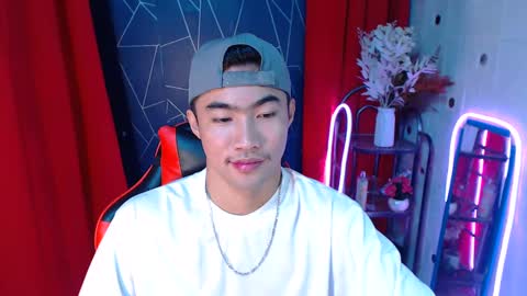 Snapshot of cumhavefun25 chatting on 12/19/24, 06:56 ask me online show from 12/19/24, 06:56