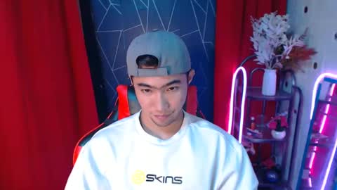 Snapshot of cumhavefun25 chatting on 01/04/25, 12:16 ask me online show from 01/04/25, 12:16