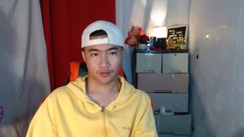 Snapshot of cumhavefun25 chatting on 10/18/25, 07:36 ask me online show from 10/18/25, 07:36