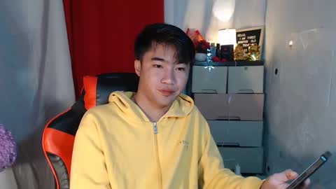 Snapshot of cumhavefun25 chatting on 10/22/25, 11:26 ask me online show from 10/22/25, 11:26