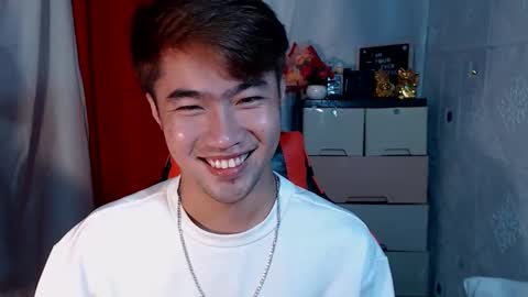 Snapshot of cumhavefun25 chatting on 10/27/25, 06:23 ask me online show from 10/27/25, 06:23