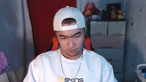 Snapshot of cumhavefun25 chatting on 10/31/25, 08:43 ask me online show from 10/31/25, 08:43