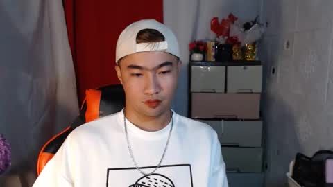 Snapshot of cumhavefun25 chatting on 11/17/25, 05:52 ask me online show from 11/17/25, 05:52