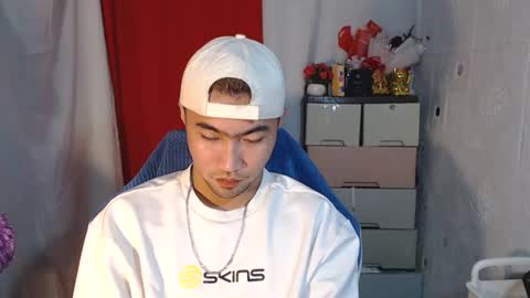 Snapshot of cumhavefun25 chatting on 11/20/25, 10:26 ask me online show from 11/20/25, 10:26