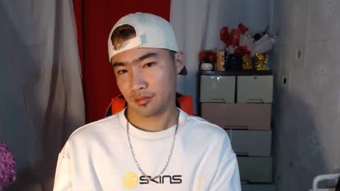 Snapshot of cumhavefun25 chatting on 11/21/25, 06:50 ask me online show from 11/21/25, 06:50