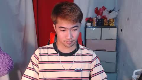 Snapshot of cumhavefun25 chatting on 11/22/25, 12:04 ask me online show from 11/22/25, 12:04