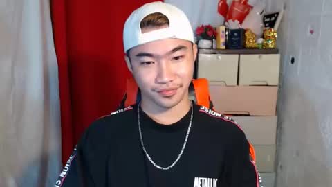 Snapshot of cumhavefun25 chatting on 11/25/25, 08:20 ask me online show from 11/25/25, 08:20