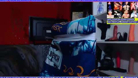 Snapshot of cuminmenowbby chatting on 04/20/26, 06:31 cuminmenowbby online show from 04/20/26, 06:31