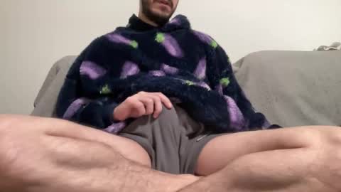 Snapshot of cumlvr11 chatting on 12/18/25, 07:53 Tony online show from 12/18/25, 07:53