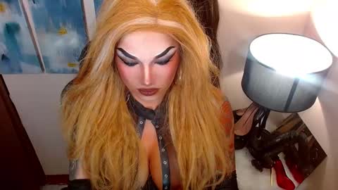 Cattaleya online show from 10/05/25, 11:08