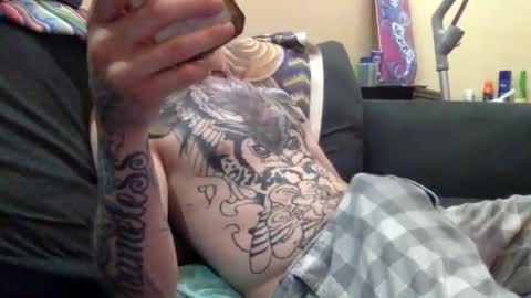 Snapshot of cumonover420 chatting on 05/19/26, 03:02 cumonover420 online show from 05/19/26, 03:02