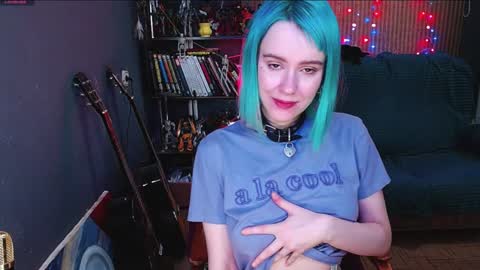 Snapshot of cumpotikeve chatting on 12/25/24, 05:16 CUMpotikEve online show from 12/25/24, 05:16