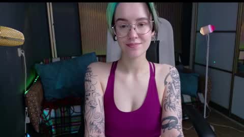 Snapshot of cumpotikeve chatting on 09/23/25, 02:58 CUMpotikEve online show from 09/23/25, 02:58