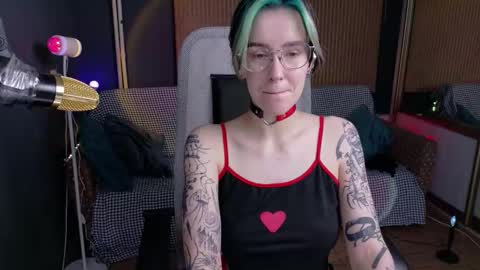 Snapshot of cumpotikeve chatting on 09/25/25, 01:53 CUMpotikEve online show from 09/25/25, 01:53