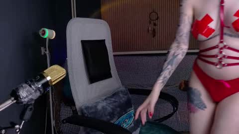 Snapshot of cumpotikeve chatting on 10/04/25, 01:25 CUMpotikEve online show from 10/04/25, 01:25