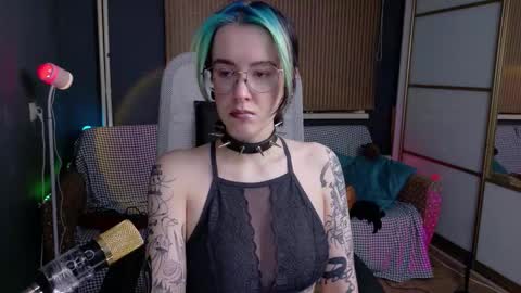 Snapshot of cumpotikeve chatting on 10/10/25, 01:48 CUMpotikEve online show from 10/10/25, 01:48