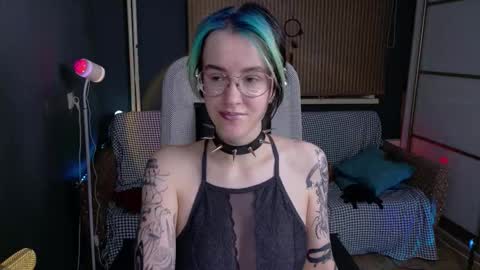 Snapshot of cumpotikeve chatting on 10/11/25, 03:06 CUMpotikEve online show from 10/11/25, 03:06