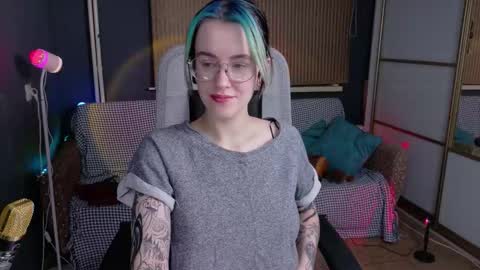 Snapshot of cumpotikeve chatting on 10/13/25, 03:17 CUMpotikEve online show from 10/13/25, 03:17