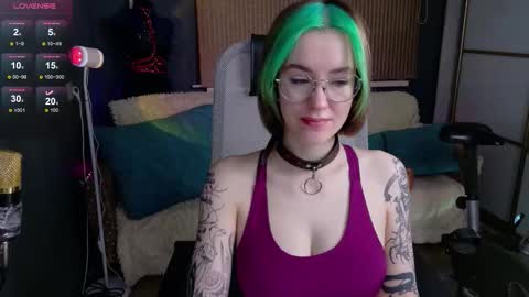 Snapshot of cumpotikeve chatting on 10/24/25, 03:58 CUMpotikEve online show from 10/24/25, 03:58