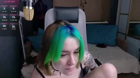 Snapshot of cumpotikeve chatting on 10/27/25, 02:26 CUMpotikEve online show from 10/27/25, 02:26