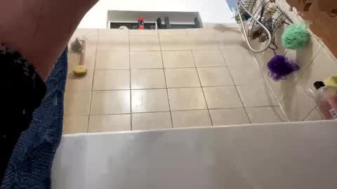 Snapshot of cumsinmealot chatting on 03/02/25, 12:01 Aprilia online show from 03/02/25, 12:01