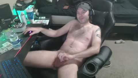 Snapshot of cumslinger2003 chatting on 12/22/25, 10:23 cumslinger2003 online show from 12/22/25, 10:23