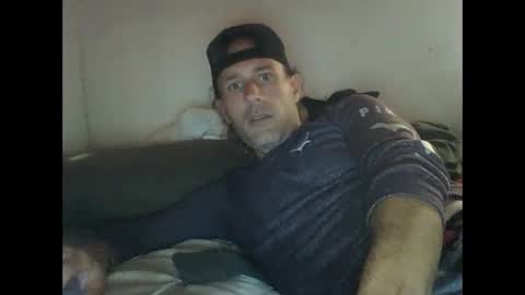 Snapshot of cumslutboi27 chatting on 01/18/25, 03:27 cumslutboi27 online show from 01/18/25, 03:27