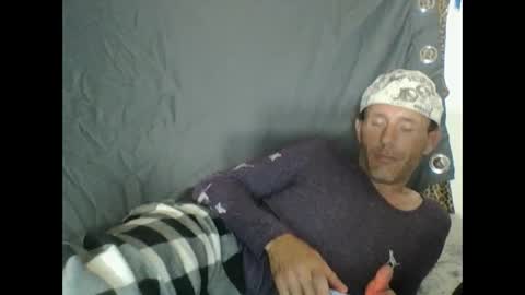 Snapshot of cumslutboi27 chatting on 02/14/25, 06:56 cumslutboi27 online show from 02/14/25, 06:56
