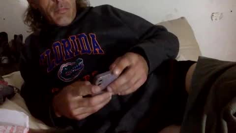 Snapshot of cumslutboi27 chatting on 03/08/25, 04:06 cumslutboi27 online show from 03/08/25, 04:06